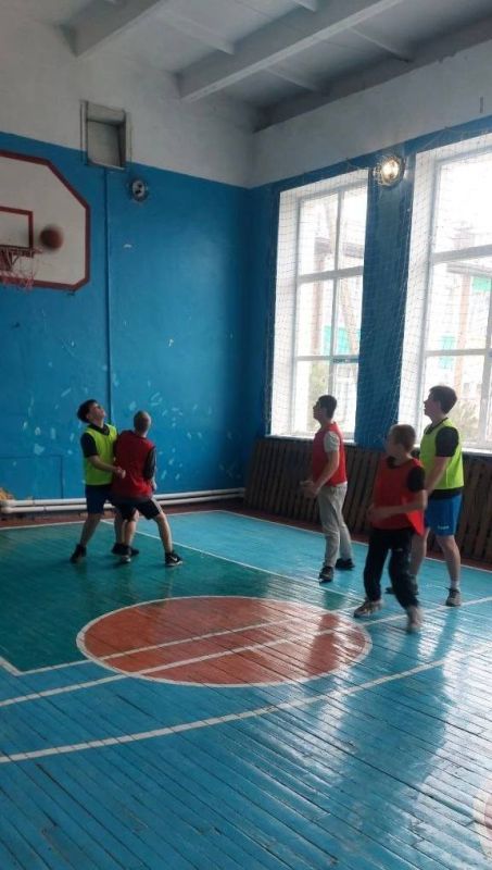 В ГБОУ «Портовская школа Мангушского м.о.» прошли школьные соревнования по баскетболу среди 8-10 классов, посвященные неделе «Массового спорта России» В ГБОУ «Портовская школа Мангушского м.о.» прошли школьные соревнования по баскетболу среди 8-10 классов, посвященные неделе «Массового спорта России»