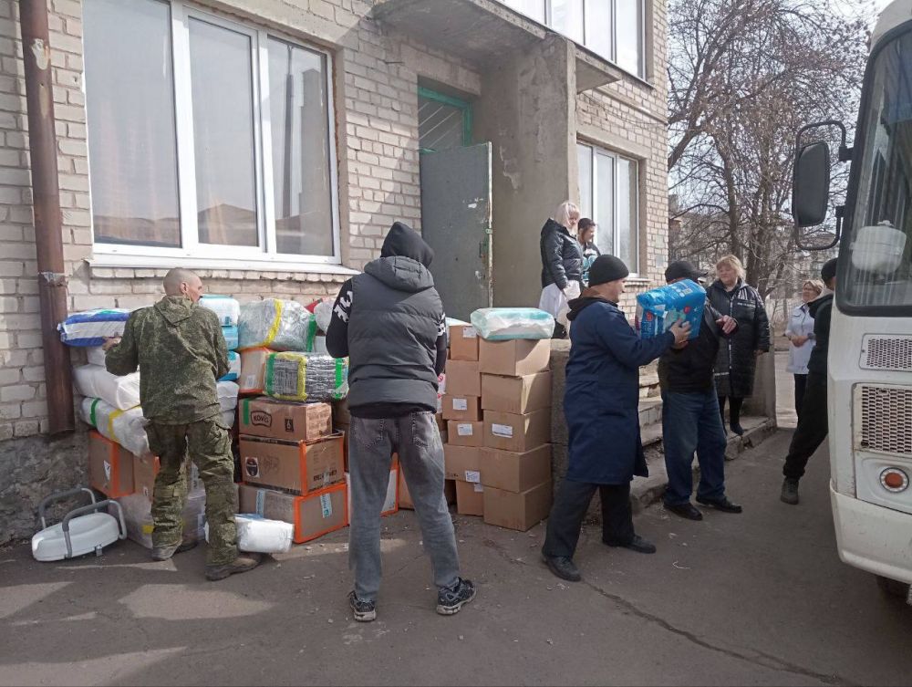 Спасибо за помощь!. В рамках проекта "Мы Вместе", заместитель главы администрации городского округа Иловайска Елена Кочетова совместно с председателем региональной общественной организацией "Землячество Алании Донецкой... Спасибо за помощь!. В рамках проекта "Мы Вместе", заместитель главы администрации городского округа Иловайска Елена Кочетова совместно с председателем региональной общественной организацией "Землячество Алании Донецкой...