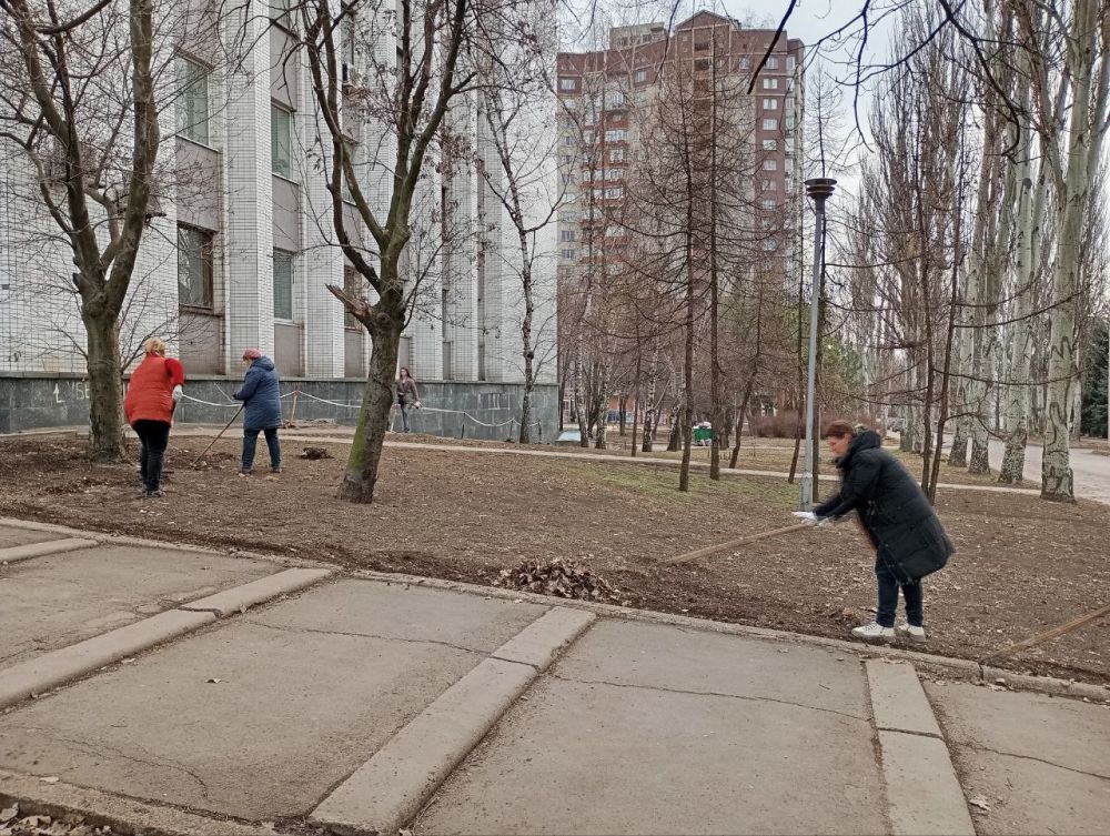 Елена Синецкая: Сегодня, 13 марта, в рамках проекта «Городская среда», реализуемого Всероссийской Политической Партией «Единая Россия», сотрудники Управы Калининского внутригородского района Администрации городского округа... Елена Синецкая: Сегодня, 13 марта, в рамках проекта «Городская среда», реализуемого Всероссийской Политической Партией «Единая Россия», сотрудники Управы Калининского внутригородского района Администрации городского округа...