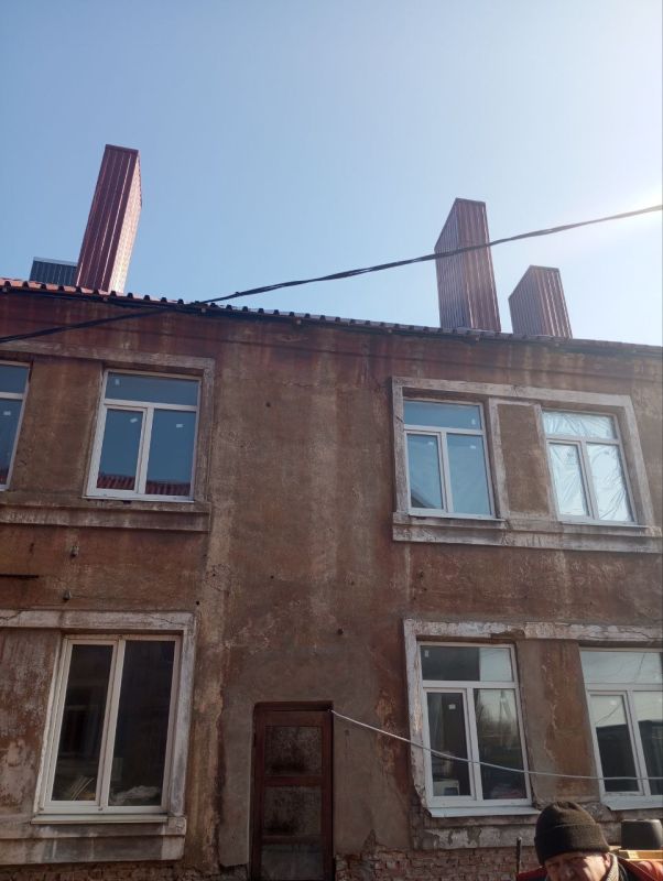 Ведется восстановление многоквартирного дома на улице Лепсе в г. Мариуполе Ведется восстановление многоквартирного дома на улице Лепсе в г. Мариуполе