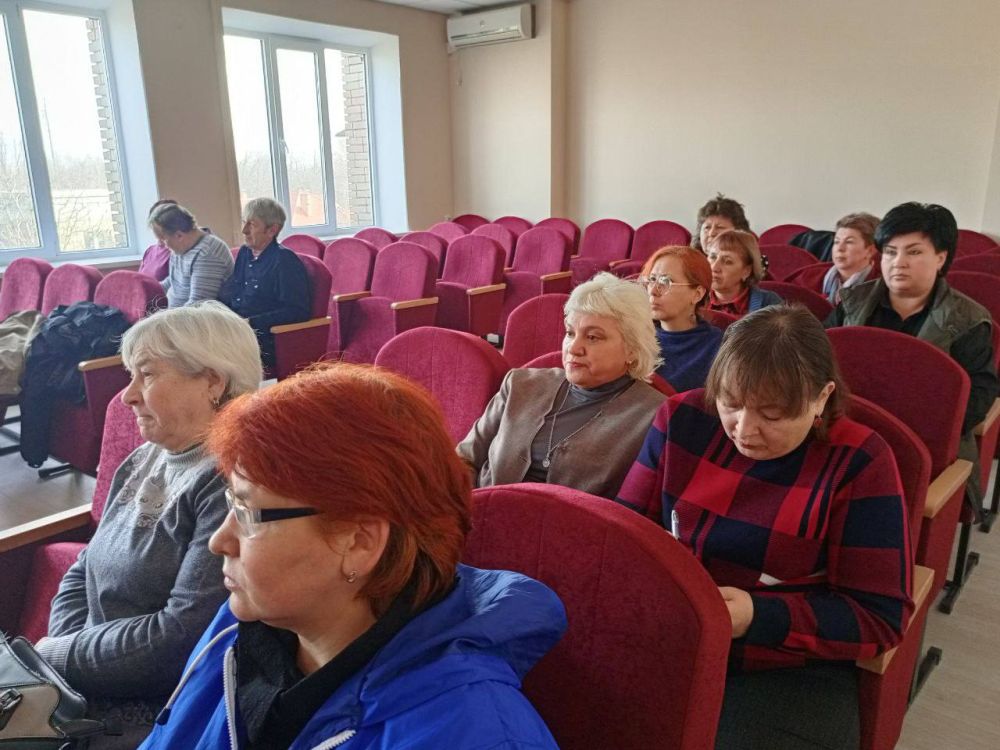 13 марта 2025 года в администрации Ясиноватского муниципального округа Александр Бондаренко, Министр транспорта Донецкой Народной Республики, совместно с временно исполняющим полномочия главы Ясиноватского муниципального... 13 марта 2025 года в администрации Ясиноватского муниципального округа Александр Бондаренко, Министр транспорта Донецкой Народной Республики, совместно с временно исполняющим полномочия главы Ясиноватского муниципального...