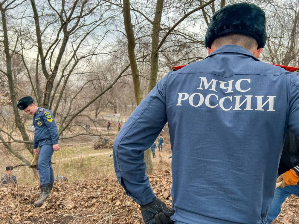 Сегодня Управа Ворошиловского внутригородского района совместно с Донецкий институт ГПС МЧС России, сотрудниками Дворца спорта «Шахтер», Донецкой городской организацией пенсионеров, активистами общественной организации... Сегодня Управа Ворошиловского внутригородского района совместно с Донецкий институт ГПС МЧС России, сотрудниками Дворца спорта «Шахтер», Донецкой городской организацией пенсионеров, активистами общественной организации...