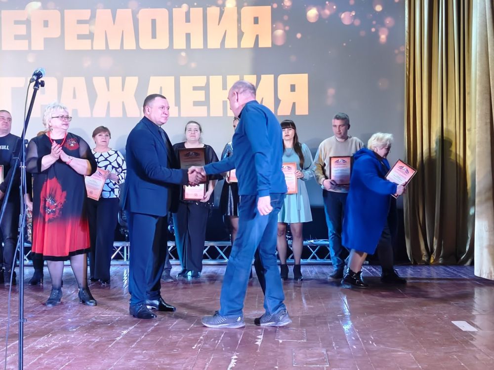 Сергей Ермаков: 14 марта в клубной системе "Снежинка" прошел праздничный концерт, посвященный предстоящему Дню работника жилищно – коммунального хозяйства Сергей Ермаков: 14 марта в клубной системе "Снежинка" прошел праздничный концерт, посвященный предстоящему Дню работника жилищно – коммунального хозяйства