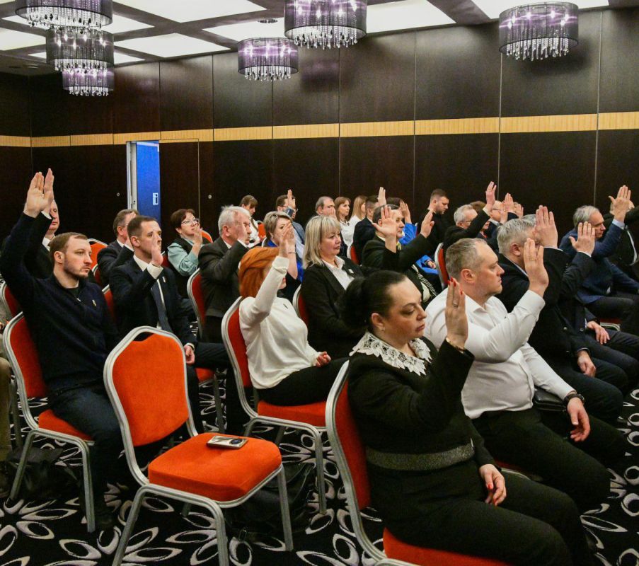 ЗАСЕДАНИЕ СОВЕТА. Состоялось 50-ое заседание Донецкого городского совета Донецкой Народной Республики первого созыва ЗАСЕДАНИЕ СОВЕТА. Состоялось 50-ое заседание Донецкого городского совета Донецкой Народной Республики первого созыва