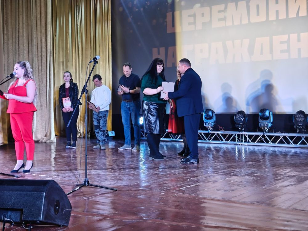 Сергей Ермаков: 14 марта в клубной системе "Снежинка" прошел праздничный концерт, посвященный предстоящему Дню работника жилищно – коммунального хозяйства Сергей Ермаков: 14 марта в клубной системе "Снежинка" прошел праздничный концерт, посвященный предстоящему Дню работника жилищно – коммунального хозяйства