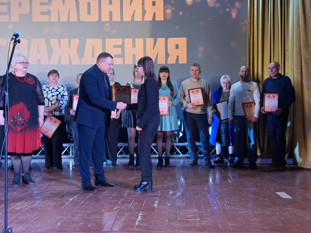 Сергей Ермаков: 14 марта в клубной системе "Снежинка" прошел праздничный концерт, посвященный предстоящему Дню работника жилищно – коммунального хозяйства Сергей Ермаков: 14 марта в клубной системе "Снежинка" прошел праздничный концерт, посвященный предстоящему Дню работника жилищно – коммунального хозяйства