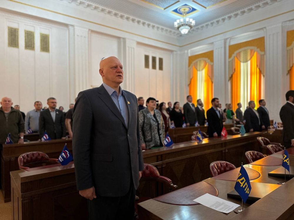 Андрей Крамар: Вчера, прошло пленарное заседание, где министр строительства, архитектуры и жилищно-коммунального Андрей Крамар: Вчера, прошло пленарное заседание, где министр строительства, архитектуры и жилищно-коммунального