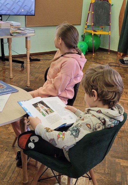 14 марта в МБУ "Златоустовский ЦНТ" состоялась встреча, приуроченная ко Дню православной книги, с настоятелем храма Иоанна Златоуста - Отцом Сергием 14 марта в МБУ "Златоустовский ЦНТ" состоялась встреча, приуроченная ко Дню православной книги, с настоятелем храма Иоанна Златоуста - Отцом Сергием