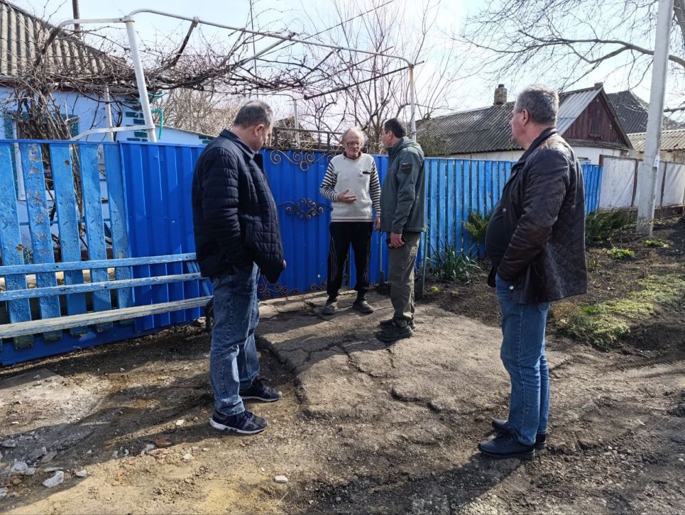 Константин Зинченко: На одном из недавних приемов граждан ко мне обратилась жительница Волновахи, которая потеряла сына на СВО Константин Зинченко: На одном из недавних приемов граждан ко мне обратилась жительница Волновахи, которая потеряла сына на СВО