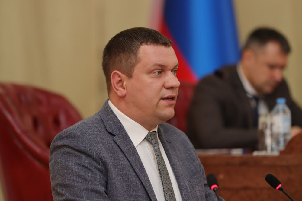 В ходе «правительственного часа» в Народном Совете ДНР министр образования и науки Донецкой Народной Республики Олег Трофимов рассказал депутатам о работе министерства в 2024 году и планах на следующий год В ходе «правительственного часа» в Народном Совете ДНР министр образования и науки Донецкой Народной Республики Олег Трофимов рассказал депутатам о работе министерства в 2024 году и планах на следующий год