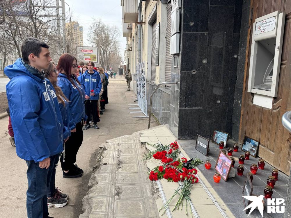 «Это никогда не будет забыто!»: В Донецке почтили память погибших при ударе ВСУ «Точкой-У» в 2022 году «Это никогда не будет забыто!»: В Донецке почтили память погибших при ударе ВСУ «Точкой-У» в 2022 году