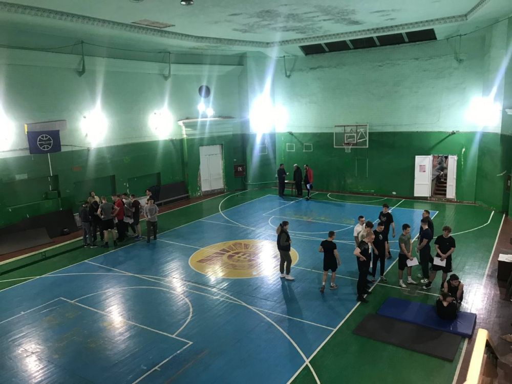 Сдача нормативов ГТО. 13-14 марта в клубе "Металлург" состоялось значимое для школьников событие — сдача нормативов ВФСК ГТО для 11 классов (1 этап). Начальник отдела физической культуры, спорта и туризма администрации... Сдача нормативов ГТО. 13-14 марта в клубе "Металлург" состоялось значимое для школьников событие — сдача нормативов ВФСК ГТО для 11 классов (1 этап). Начальник отдела физической культуры, спорта и туризма администрации...