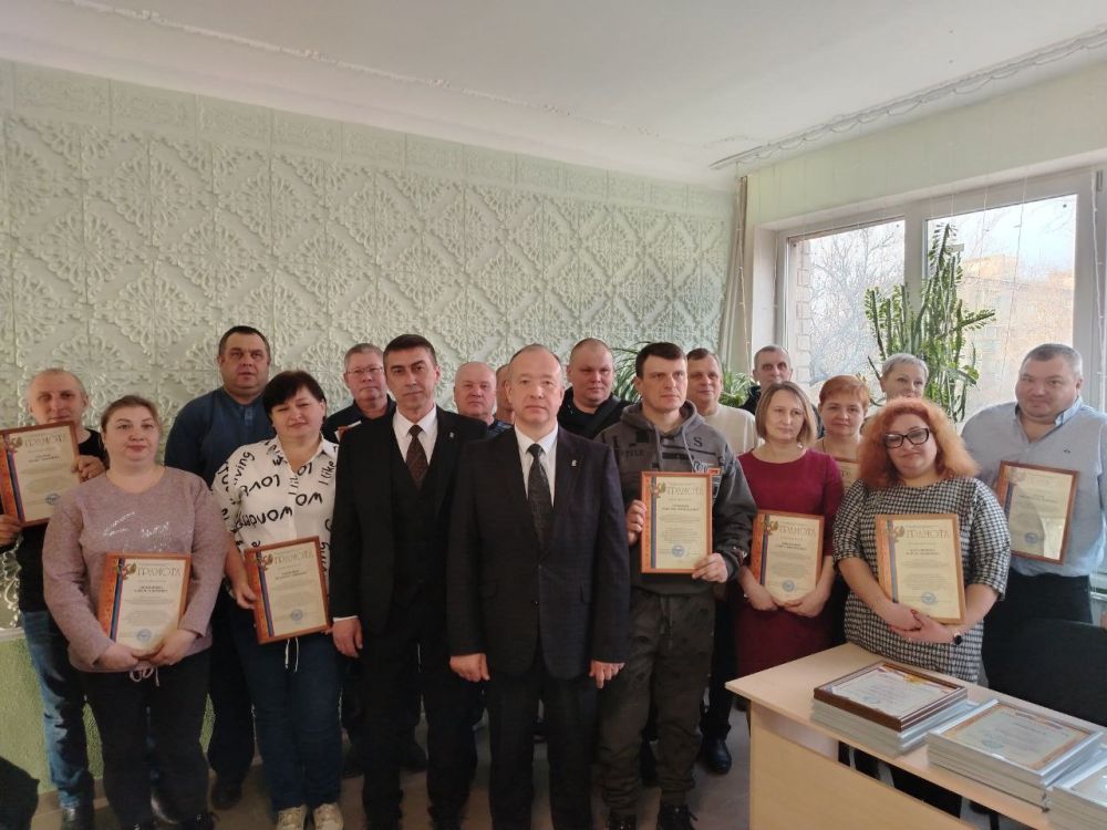 В Горловке наградили сотрудников коммунальных предприятий города В Горловке наградили сотрудников коммунальных предприятий города