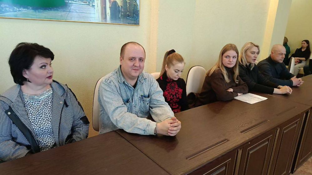 Виктория Жукова: Сегодня, 14 марта, прошла церемония награждения лучших работников УЖКХ «Букет любви и поздравлений» Виктория Жукова: Сегодня, 14 марта, прошла церемония награждения лучших работников УЖКХ «Букет любви и поздравлений»