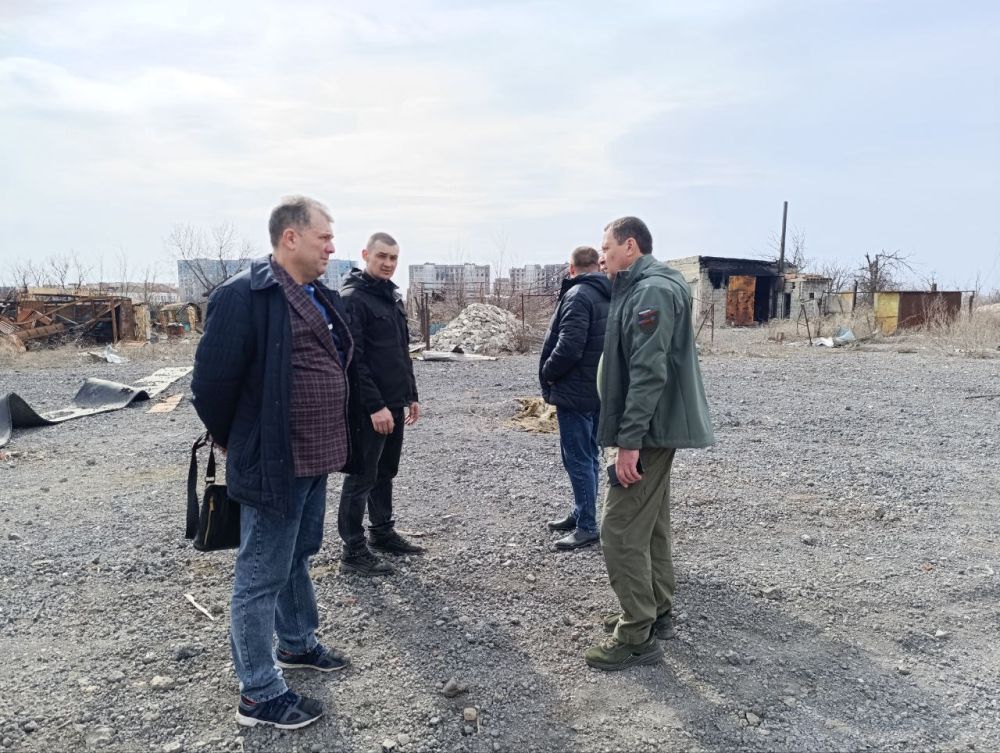 Константин Зинченко: Во время вчерашней поездки в Угледар, после работ на субботнике, провели обследование города Константин Зинченко: Во время вчерашней поездки в Угледар, после работ на субботнике, провели обследование города