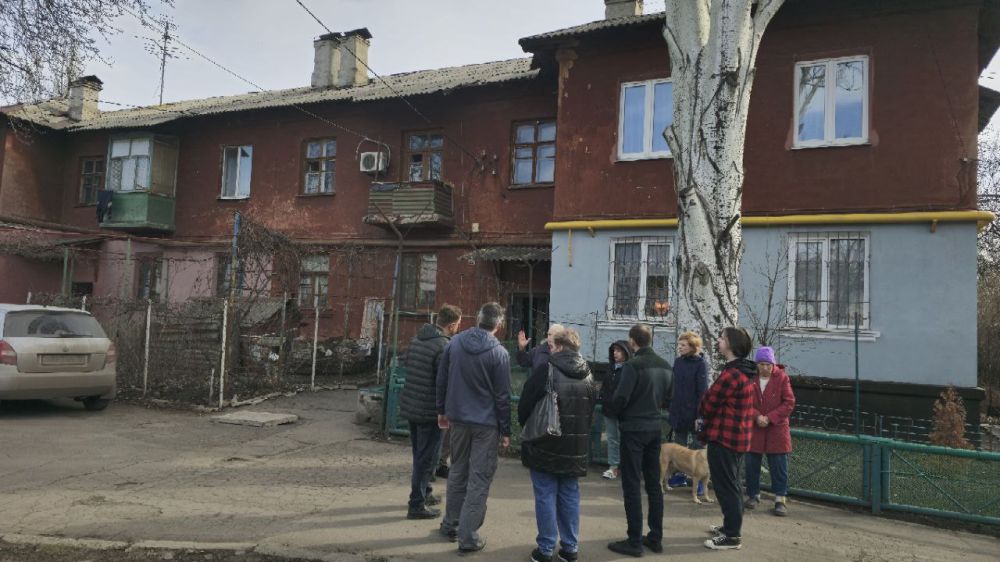 Иван Адамец: В Куйбышевском районе была проведена встреча по обращению жителя о ремонте кровли по адресу: ул. Цимлянская, 26 Иван Адамец: В Куйбышевском районе была проведена встреча по обращению жителя о ремонте кровли по адресу: ул. Цимлянская, 26