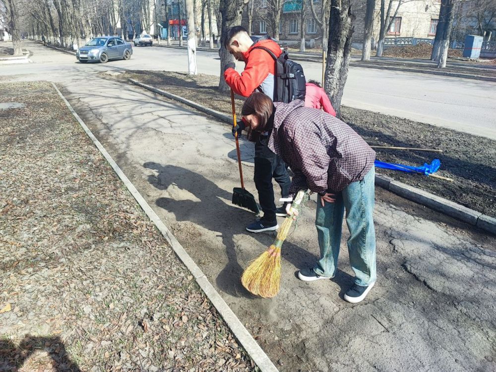 Март – традиционное время наведения чистоты и порядка, а субботники – добрая традиция, объединяющая поколения Март – традиционное время наведения чистоты и порядка, а субботники – добрая традиция, объединяющая поколения
