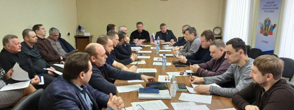 РАБОТА КОМИТЕТОВ. Состоялось заседание комитета по вопросам городского хозяйства и муниципальной собственности РАБОТА КОМИТЕТОВ. Состоялось заседание комитета по вопросам городского хозяйства и муниципальной собственности