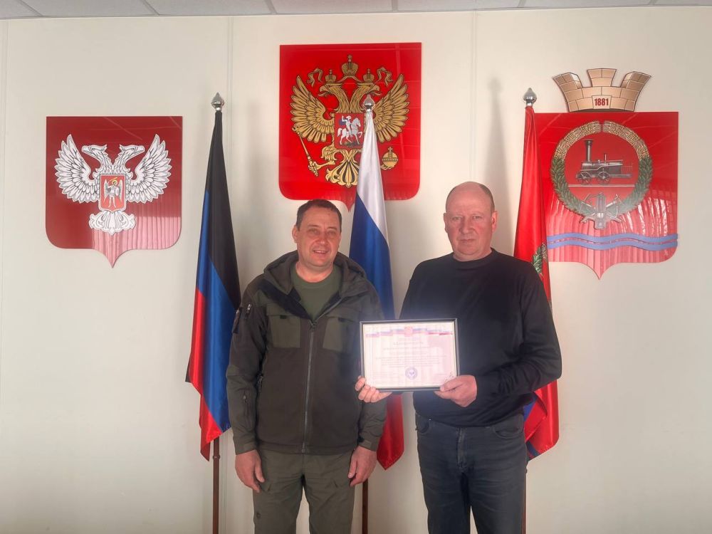 Константин Зинченко: В преддверии Дня работников бытового обслуживания населения и жилищно-коммунального хозяйства поздравил наших замечательных коммунальщиков Константин Зинченко: В преддверии Дня работников бытового обслуживания населения и жилищно-коммунального хозяйства поздравил наших замечательных коммунальщиков