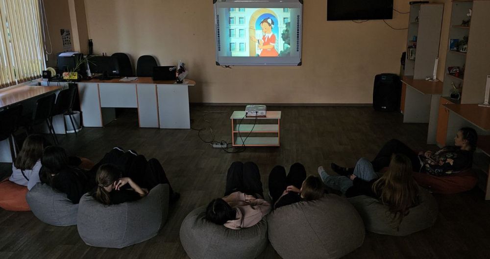 В молодёжном отделе МБУ МИРОНОВСКИЙ ПОСЕЛКОВЫЙ ДК прошёл показ мультфильма «Цветик-семицветик» В молодёжном отделе МБУ МИРОНОВСКИЙ ПОСЕЛКОВЫЙ ДК прошёл показ мультфильма «Цветик-семицветик»