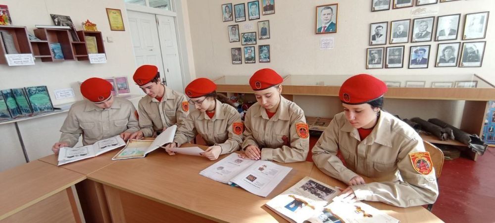 Ребята Ждановки посетили школьный музей Ребята Ждановки посетили школьный музей