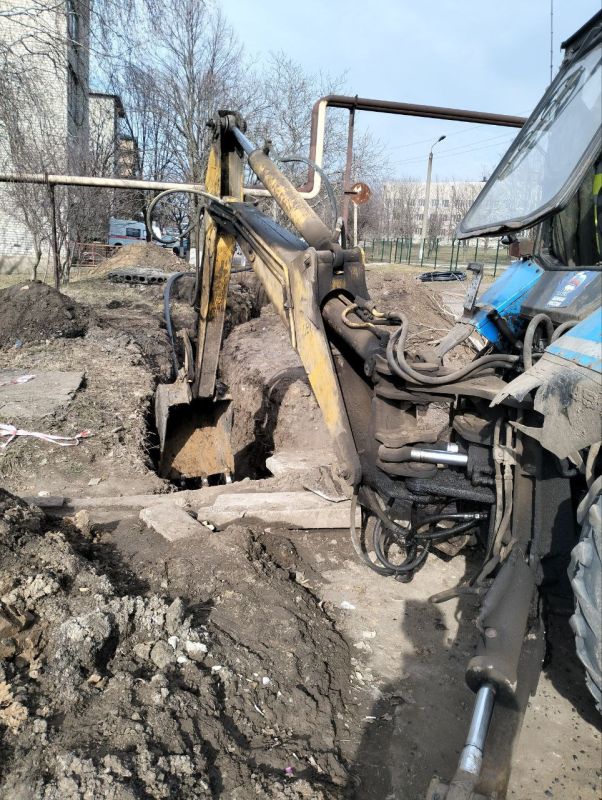 Наталья Великодная: 13 марта службой водоснабжения Тельмановского ПУВКХ "Вода Донбасса" была произведена замена аварийного участка под проезжей частью дороги по пер Наталья Великодная: 13 марта службой водоснабжения Тельмановского ПУВКХ "Вода Донбасса" была произведена замена аварийного участка под проезжей частью дороги по пер