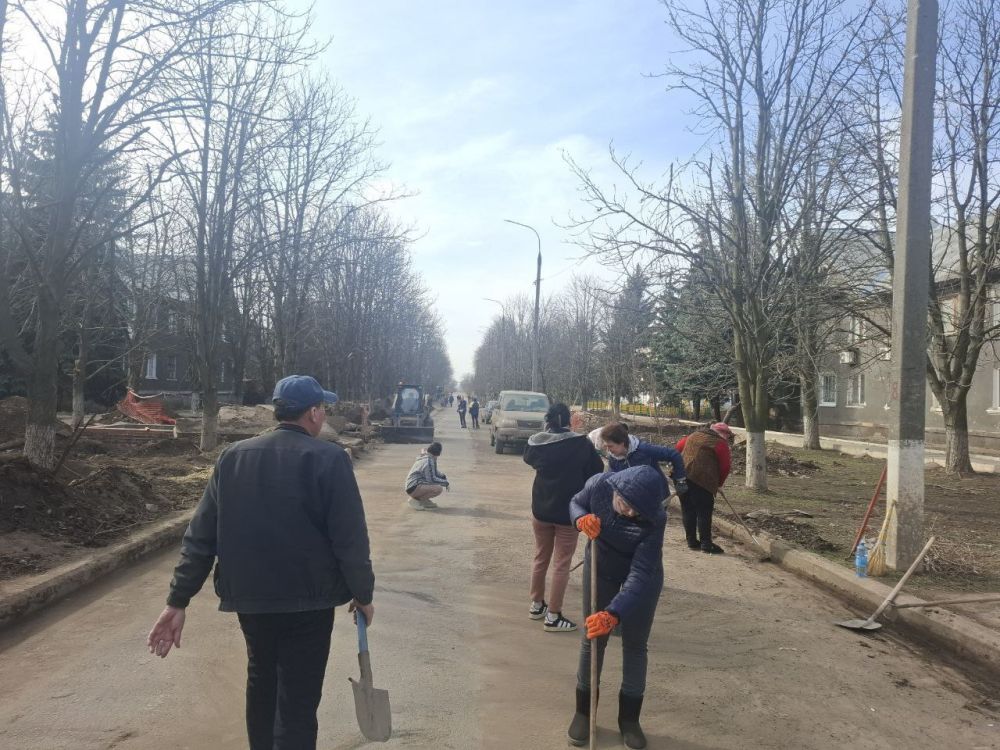 Сегодня, 14 марта 2025 года, состоялся субботник в посёлке городского типа Мироновский по наведению чистоты и порядка Сегодня, 14 марта 2025 года, состоялся субботник в посёлке городского типа Мироновский по наведению чистоты и порядка