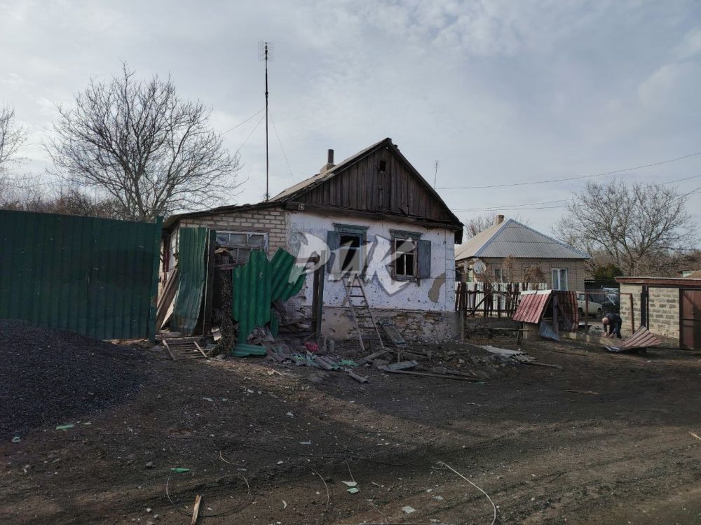 Иван Приходько: Последствия обстрела поселка Зайцево (Никитовский район Горловки) с позиций украинских террористов Иван Приходько: Последствия обстрела поселка Зайцево (Никитовский район Горловки) с позиций украинских террористов