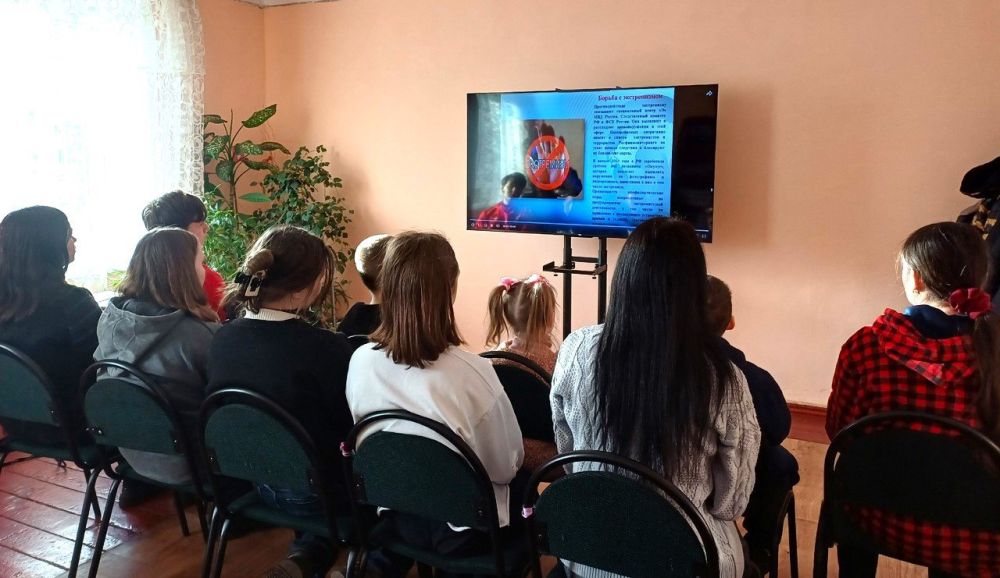 В Снежном прошли мероприятия, направленные на профилактику экстремизма и воспитание толерантности среди молодежи В Снежном прошли мероприятия, направленные на профилактику экстремизма и воспитание толерантности среди молодежи