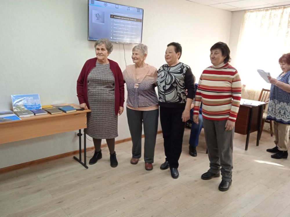 11 лет тому назад произошло исторического событие, которое заставило вновь говорить о торжестве солидарности и справедливости 11 лет тому назад произошло исторического событие, которое заставило вновь говорить о торжестве солидарности и справедливости