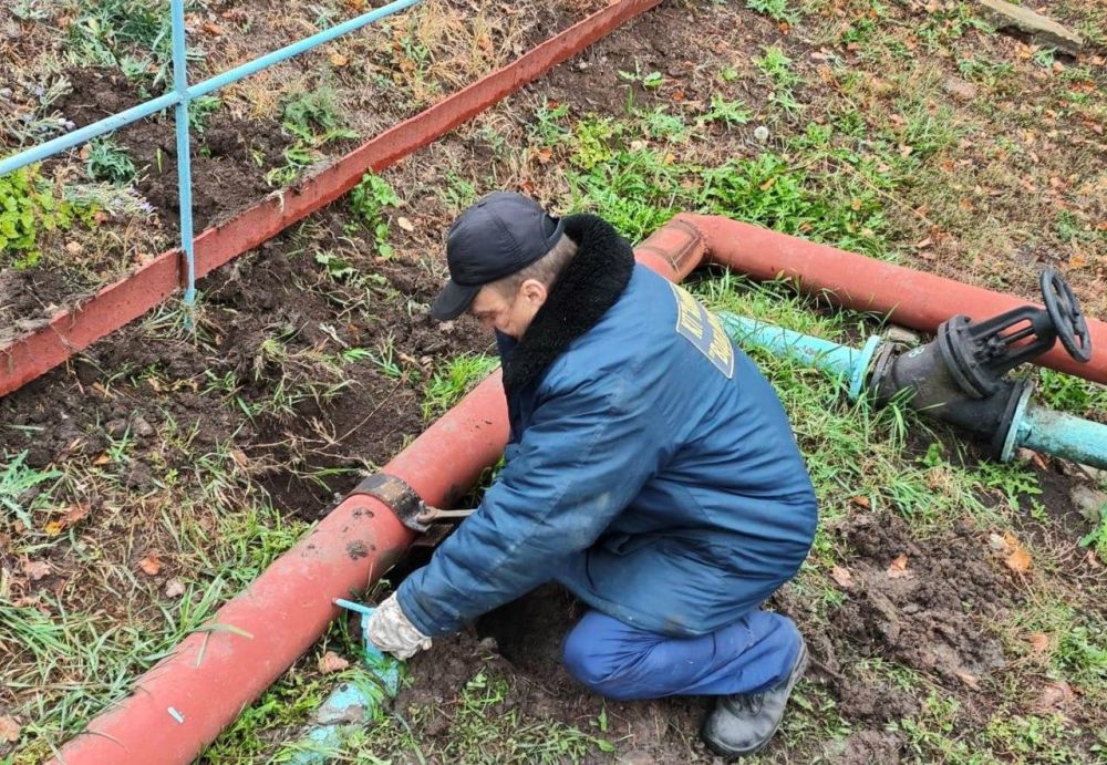 Коммунальные службы Горловки продолжают свою работу по поддержанию порядка на территории города Коммунальные службы Горловки продолжают свою работу по поддержанию порядка на территории города