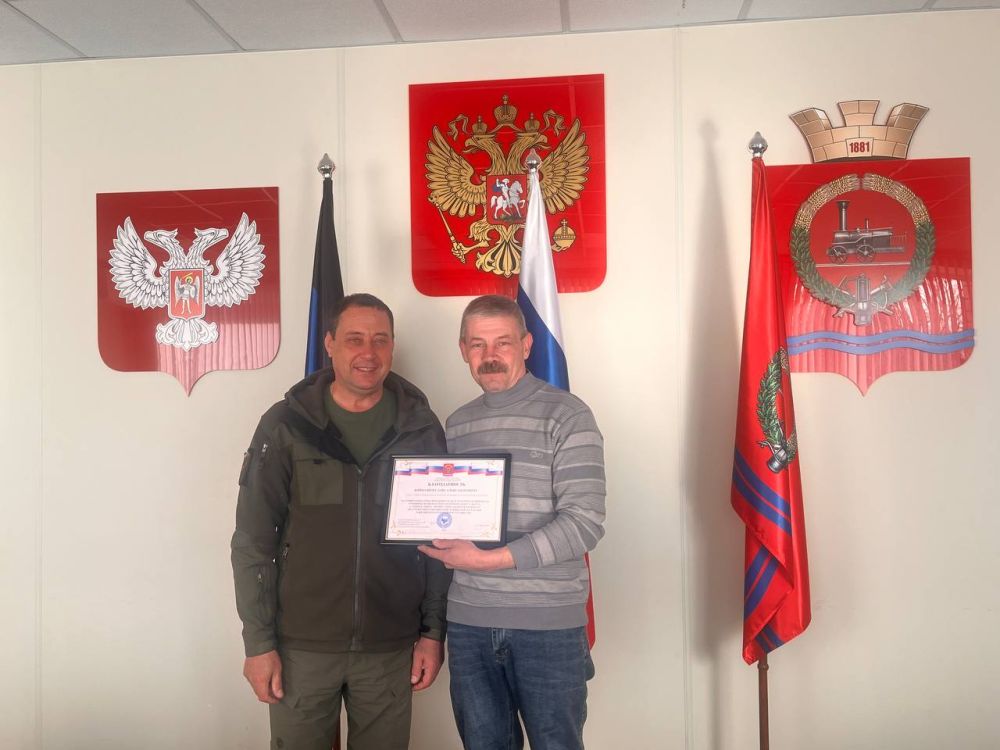 Константин Зинченко: В преддверии Дня работников бытового обслуживания населения и жилищно-коммунального хозяйства поздравил наших замечательных коммунальщиков Константин Зинченко: В преддверии Дня работников бытового обслуживания населения и жилищно-коммунального хозяйства поздравил наших замечательных коммунальщиков
