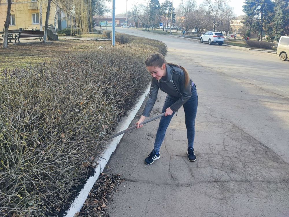 Сергей Желновач: Чистота начинается с каждого из нас: общереспубликанский субботник прошел в городском округе Дебальцево Сергей Желновач: Чистота начинается с каждого из нас: общереспубликанский субботник прошел в городском округе Дебальцево