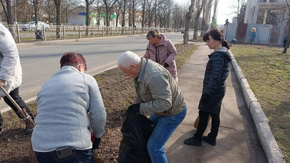 ДОБРАЯ ТРАДИЦИЯ - ВЕСЕННИЙ СУББОТНИК! ДОБРАЯ ТРАДИЦИЯ - ВЕСЕННИЙ СУББОТНИК!