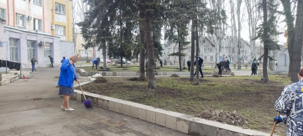 Юрий Будрин: Сегодня, 15 марта 2025 года, руководитель Управы Кировского внутригородского района Администрации городского округа Донецк ДНР Алексей Дмитрюк, первый заместитель руководителя Управы Юлия Петрушина, заместитель... Юрий Будрин: Сегодня, 15 марта 2025 года, руководитель Управы Кировского внутригородского района Администрации городского округа Донецк ДНР Алексей Дмитрюк, первый заместитель руководителя Управы Юлия Петрушина, заместитель...