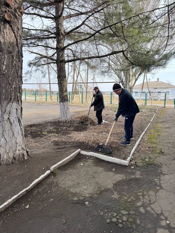 Ялтинский Дом культуры принял участие в общереспубликанском субботнике Ялтинский Дом культуры принял участие в общереспубликанском субботнике