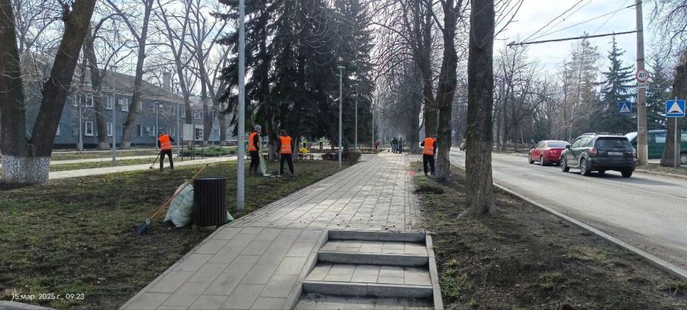 Виктория Жукова: В рамках проведения Республиканского субботника, организованного администрацией городского округа Харзызск, шеф регион (Нижегородская область) принял активное участие Виктория Жукова: В рамках проведения Республиканского субботника, организованного администрацией городского округа Харзызск, шеф регион (Нижегородская область) принял активное участие