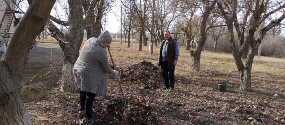 15.03.2025 г. МБУ "Зачатовский СДК" совместно с Зачатовской библиотекой и участниками клубных формирований провели первый субботник 15.03.2025 г. МБУ "Зачатовский СДК" совместно с Зачатовской библиотекой и участниками клубных формирований провели первый субботник
