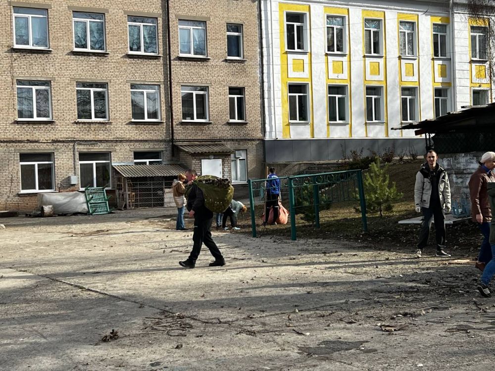 Сергей Желновач: Коллектив ГБОУ "Мироновская школа N9 г.о.Дебальцево"принял активное участие в республиканском субботнике Сергей Желновач: Коллектив ГБОУ "Мироновская школа N9 г.о.Дебальцево"принял активное участие в республиканском субботнике