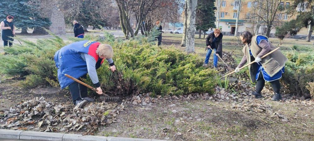 Елена Рязанцева: Субботник в Пролетарском районе Елена Рязанцева: Субботник в Пролетарском районе