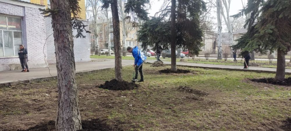 Юрий Будрин: Сегодня, 15 марта 2025 года, руководитель Управы Кировского внутригородского района Администрации городского округа Донецк ДНР Алексей Дмитрюк, первый заместитель руководителя Управы Юлия Петрушина, заместитель... Юрий Будрин: Сегодня, 15 марта 2025 года, руководитель Управы Кировского внутригородского района Администрации городского округа Донецк ДНР Алексей Дмитрюк, первый заместитель руководителя Управы Юлия Петрушина, заместитель...