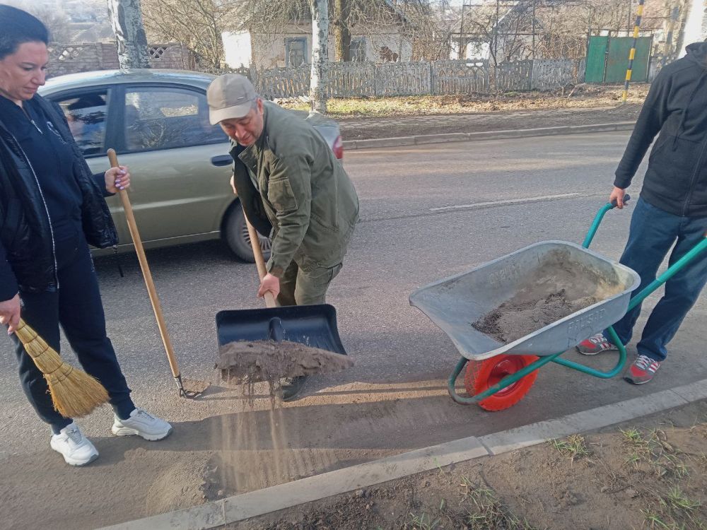 Наталья Великодная: Сегодня жители Тельмановского муниципального округа присоединились к общереспубликанскому субботнику Наталья Великодная: Сегодня жители Тельмановского муниципального округа присоединились к общереспубликанскому субботнику