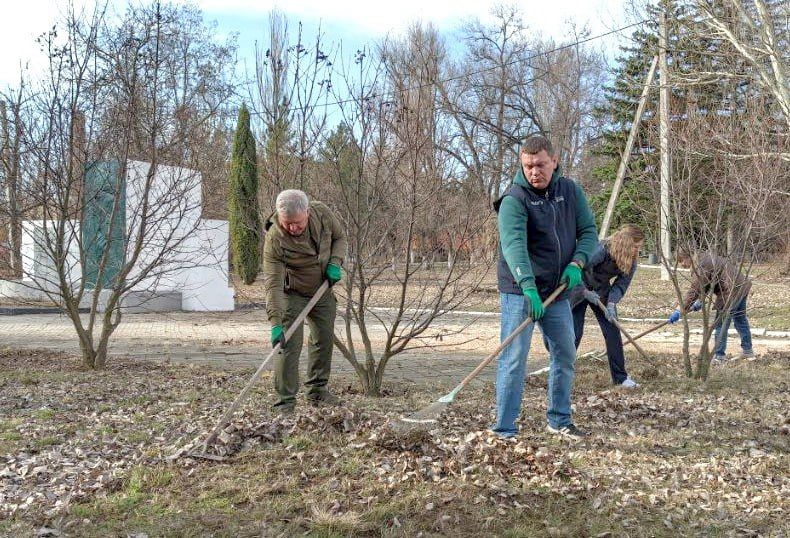 Олег Трофимов: В Старобешево принял участие в Общереспубликанском субботнике Олег Трофимов: В Старобешево принял участие в Общереспубликанском субботнике
