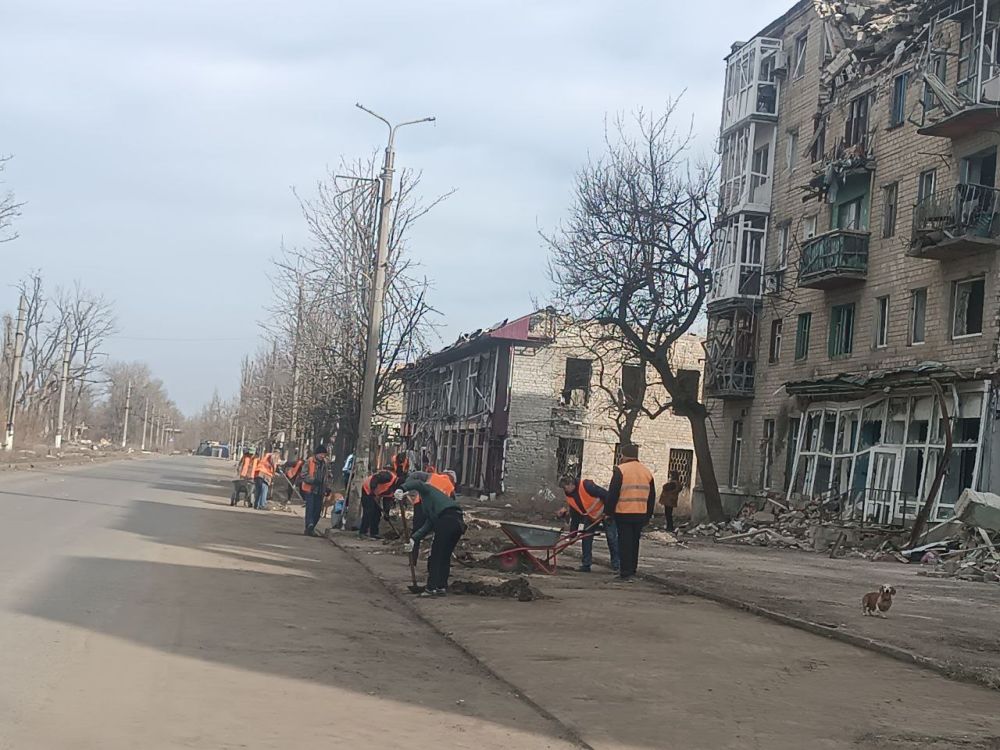 Жители Авдеевки совместно с Авдеевским территориальным отделом активно приняли участие в общереспубликанском субботнике Жители Авдеевки совместно с Авдеевским территориальным отделом активно приняли участие в общереспубликанском субботнике