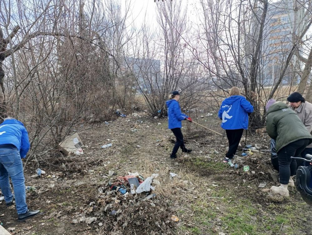 Сегодня, во всех уголках Ленинского района города Донецка проводятся массовые субботники Сегодня, во всех уголках Ленинского района города Донецка проводятся массовые субботники