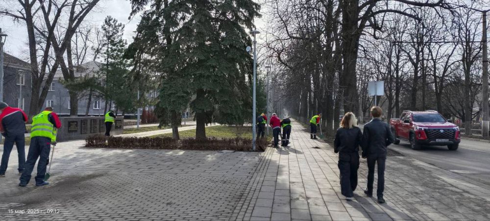 Виктория Жукова: В рамках проведения Республиканского субботника, организованного администрацией городского округа Харзызск, шеф регион (Нижегородская область) принял активное участие Виктория Жукова: В рамках проведения Республиканского субботника, организованного администрацией городского округа Харзызск, шеф регион (Нижегородская область) принял активное участие