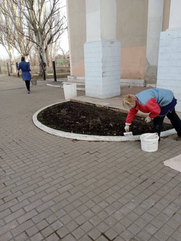 Ясиноватская дирекция ЖД перевозок ФГУП «ЖДН» на субботнике! Ясиноватская дирекция ЖД перевозок ФГУП «ЖДН» на субботнике!