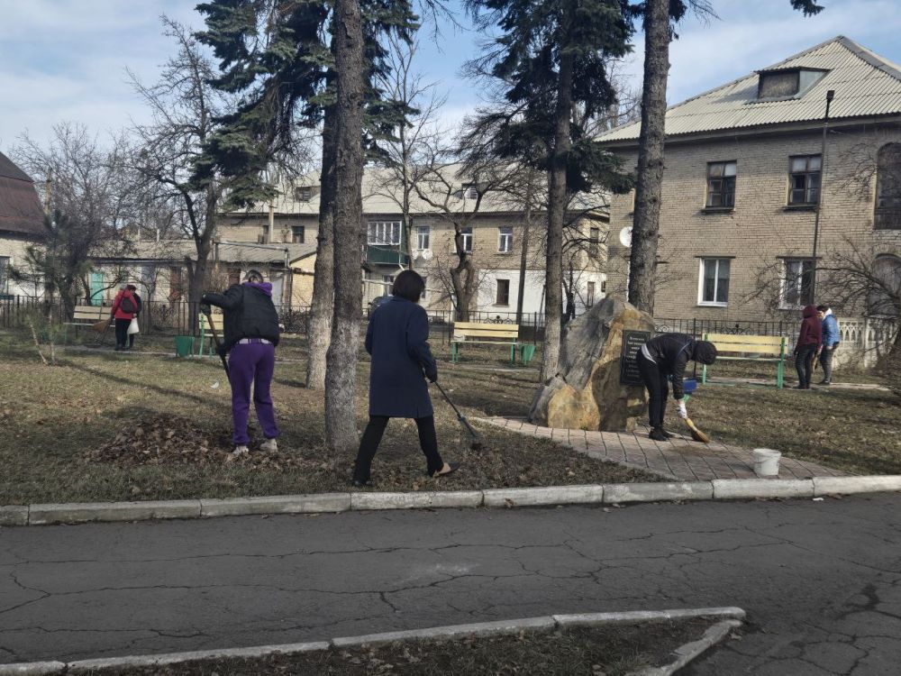 Городской округ Дебальцево принимает активное участие в общереспубликанском субботнике Городской округ Дебальцево принимает активное участие в общереспубликанском субботнике