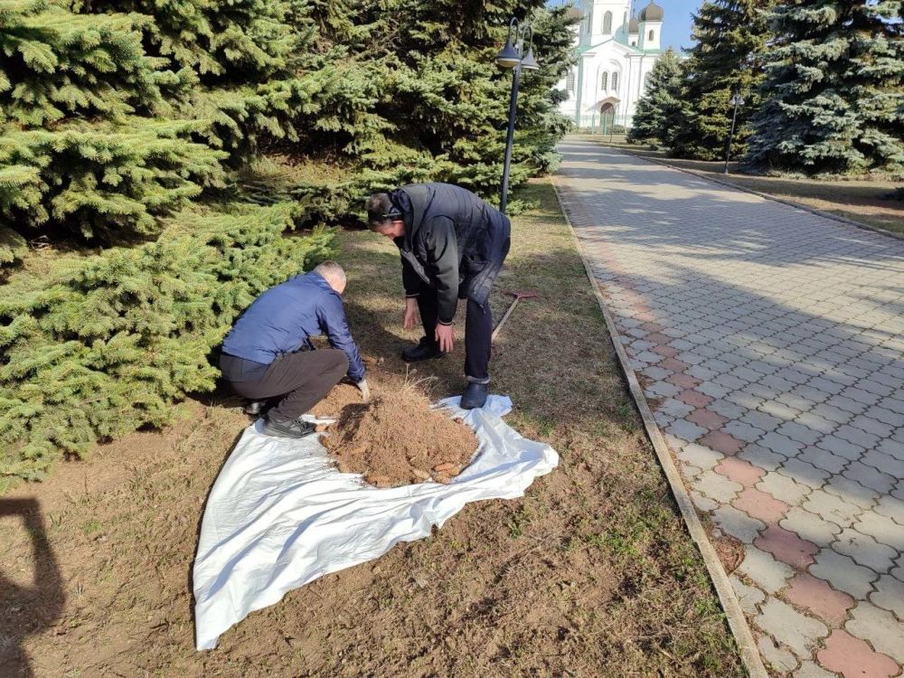 15 марта ГБОУ «Урзуфская школа Мангушского м.о.» приняла участие в общереспубликанском субботнике 2025 года 15 марта ГБОУ «Урзуфская школа Мангушского м.о.» приняла участие в общереспубликанском субботнике 2025 года