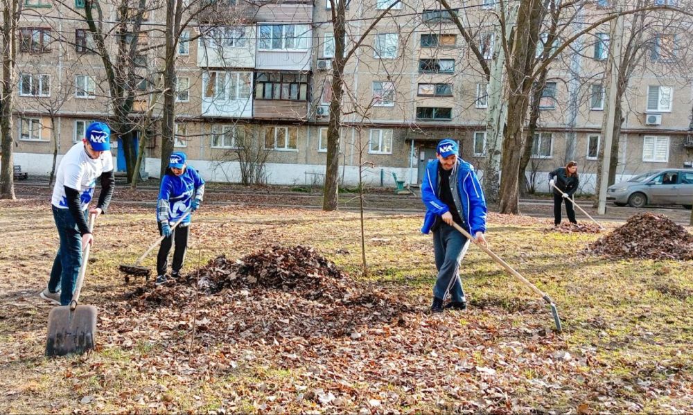 Наталья Бегуненко: Субботник Управы Петровского внутригородского района Администрации городского округа Донецк Наталья Бегуненко: Субботник Управы Петровского внутригородского района Администрации городского округа Донецк